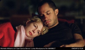 Gael Garcia Bernal y Michelle Williams dirigidos por Lukas Moodysson en el film sueco Mammoth
