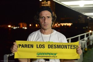 Greenpeace recibe el apoyo de personalidades de la cultura y el espectáculo, en el marco de la visita a la Argentina del Esperanza, el buque más grande de la organización. Bajo el lema “Destruir Bosques es un Crimen”, Greenpeace impulsa la protección de los bosques nativos y  el fin de la deforestación indiscriminada.